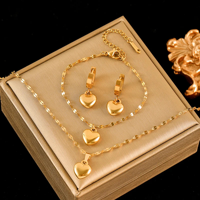 Conjunto Colar,pulseira,brinco Amanda Banhado em Ouro 18K