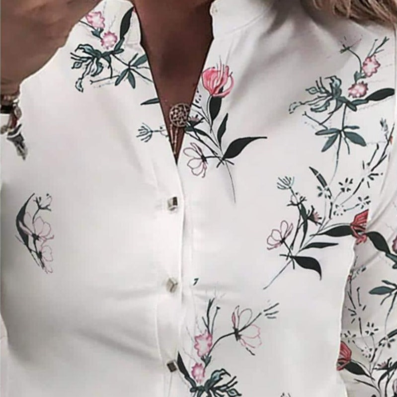 Camisa Little Flower você encontra na Sua Boutique por apenas  ! Com Frete Grátis para todo Brasil, podendo parcelar em até 10X Sem Juros! Alé,m disso ganhe 10% OFF no PIX! 