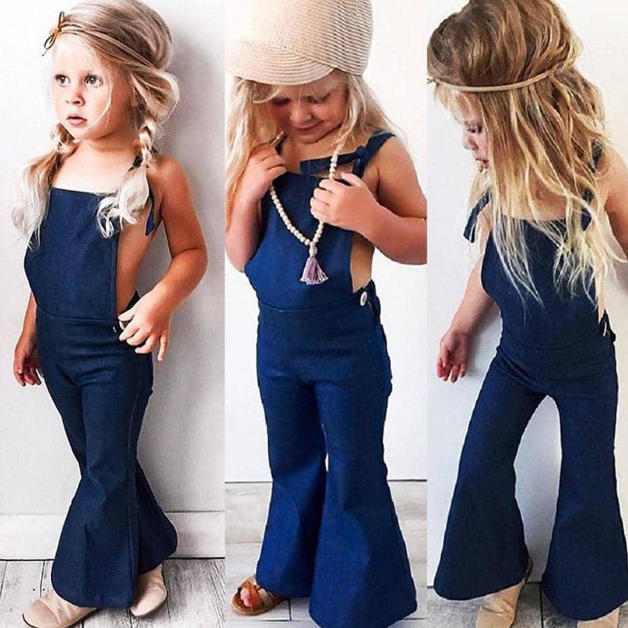 Macacão Infantil Jeans você encontra na Sua Boutique por apenas  ! Com Frete Grátis para todo Brasil, podendo parcelar em até 10X Sem Juros! Alé,m disso ganhe 10% OFF no PIX! 