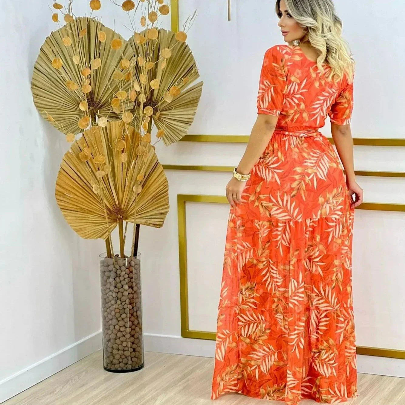 Vestido Longo Floral Veneza você encontra na Sua Boutique por apenas  ! Com Frete Grátis para todo Brasil, podendo parcelar em até 10X Sem Juros! Alé,m disso ganhe 10% OFF no PIX! 