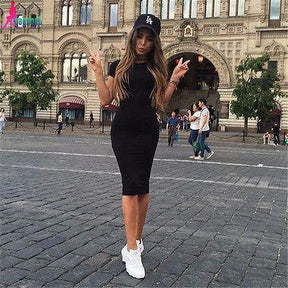 Vestido Midi Casual Manga Curta você encontra na Sua Boutique por apenas  ! Com Frete Grátis para todo Brasil, podendo parcelar em até 10X Sem Juros! Alé,m disso ganhe 10% OFF no PIX! 