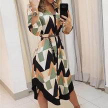 Vestido Midi Geometric você encontra na Sua Boutique por apenas  ! Com Frete Grátis para todo Brasil, podendo parcelar em até 10X Sem Juros! Alé,m disso ganhe 10% OFF no PIX! 